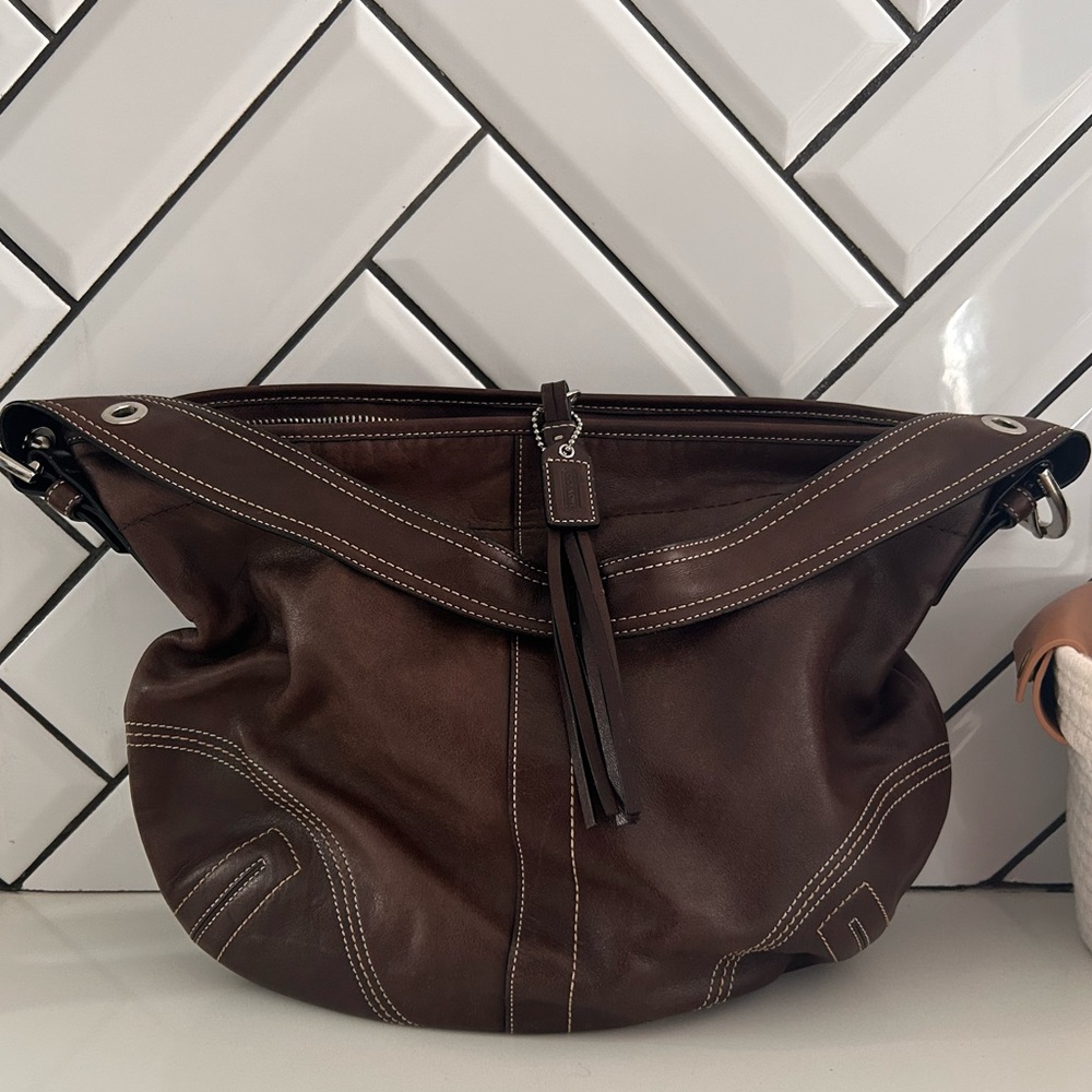 Coach Vintage Hobo Soho Brown Leather Medium Shoulder Bag Purse F05D-8A03